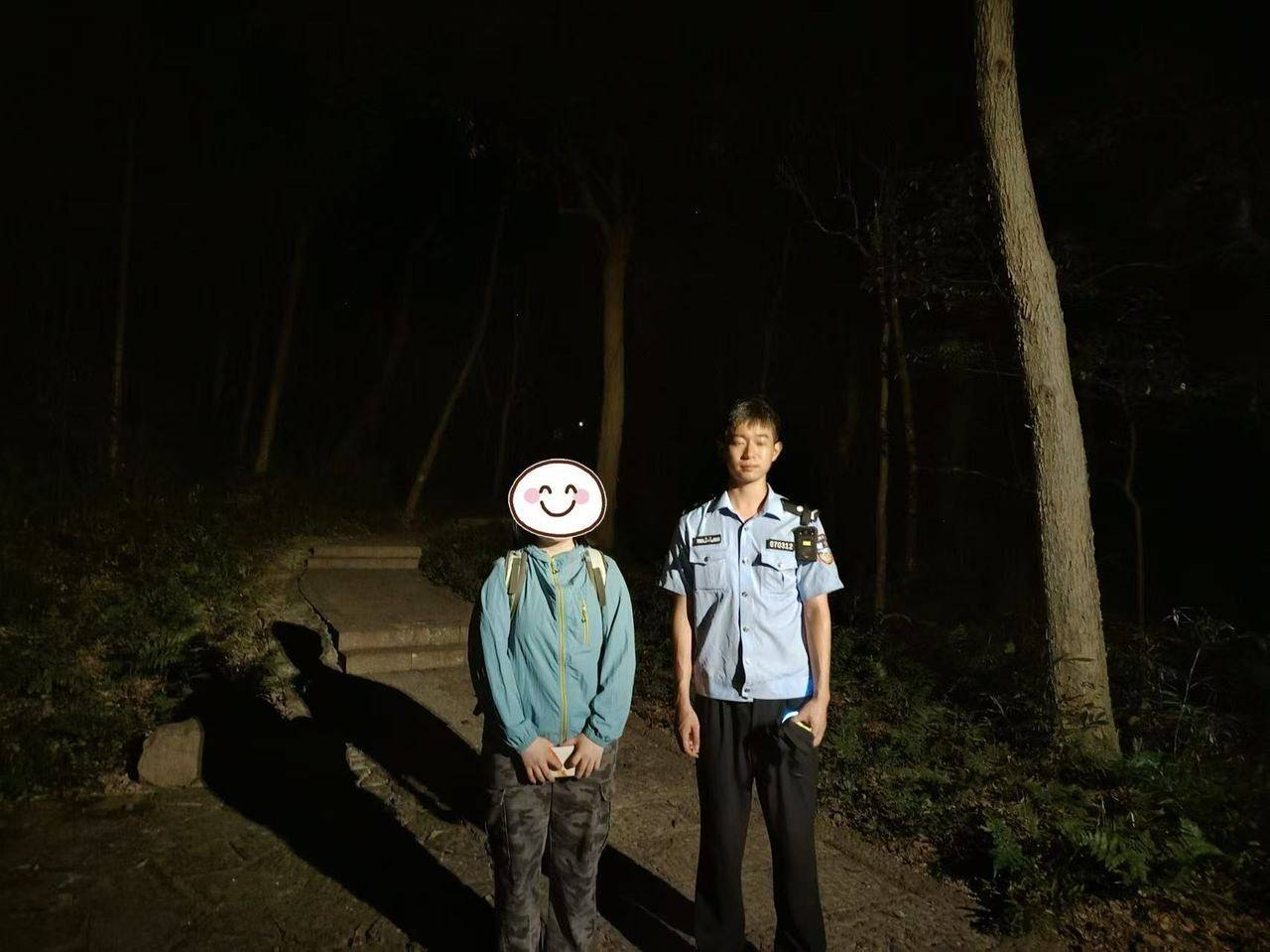 “周围全是蛇吃青蛙的声音<strong></p>
<p>波卡币</strong>，我怕” 高温天民警成功寻回走失女子
