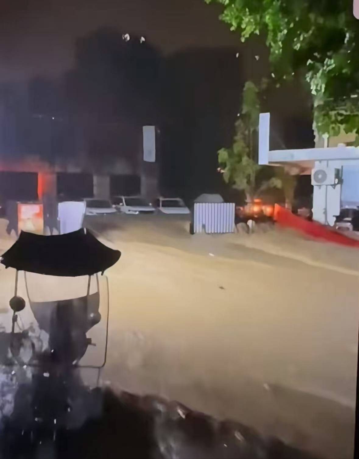 暴雨致重庆一小区女保安遇难<strong></p>
<p>币安币</strong>，知情人：深感悲痛，已安抚家属