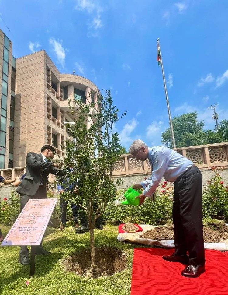 叫中国名字<strong></p>
<p>比特币</strong>，娶日本妻子，5年没见的印度外长来了