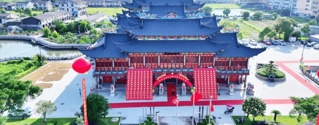 温州一李姓孩子考上北大<strong></p>
<p>币安交易</strong>，当地在李氏宗祠大办仪式，还“惊动了宗族长老”，当地回应