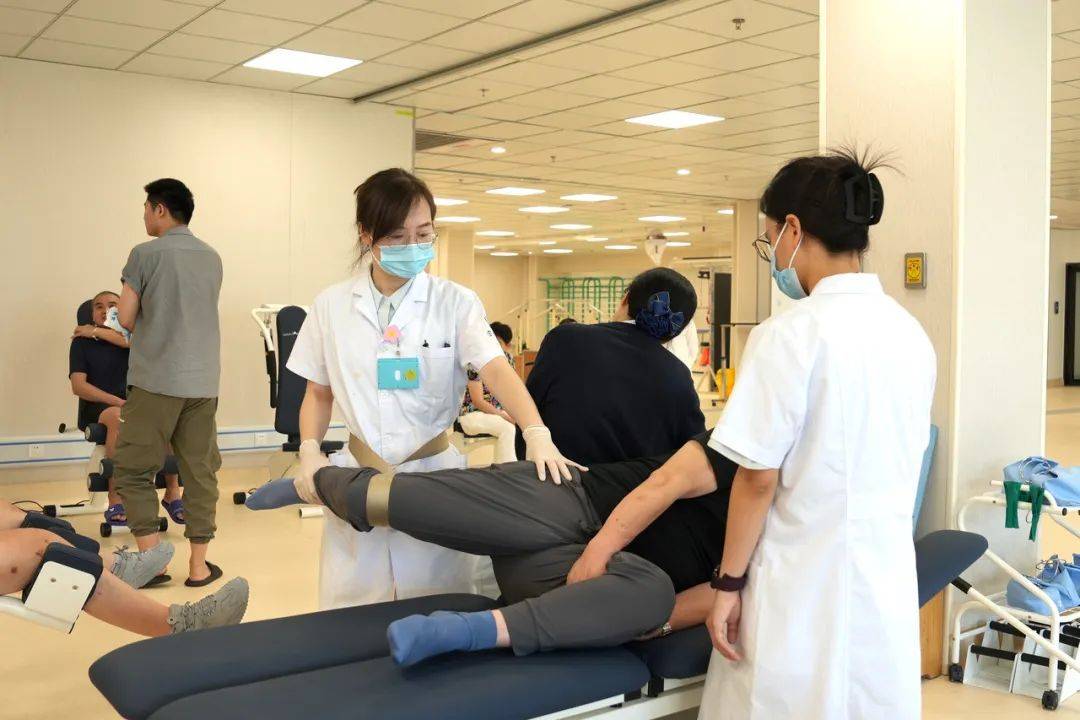 杭州32岁小伙每天打篮球到深夜<strong></p>
<p>BTC交易</strong>，一查“韧带撕裂”！近期多人中招