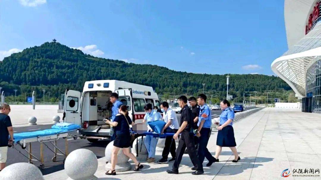 11岁男孩赶火车到成都走亲戚<strong></p>
<p>泰达币交易</strong>，晕倒在站台！工作人员：被诊断为热射病，已脱险