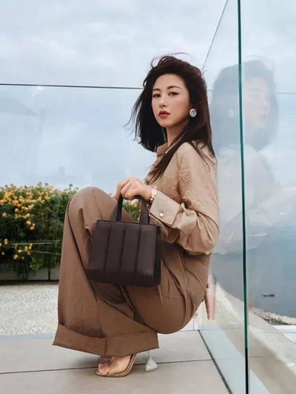 质感女人怎么都在穿这个颜色<strong></p>
<p>比特现金交易</strong>？