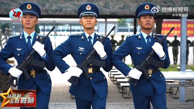 九三阅兵倒计时5天<strong></p>
<p>LTC交易</strong>！空中梯队多型新机将首次受阅 队员练就“米秒不差”