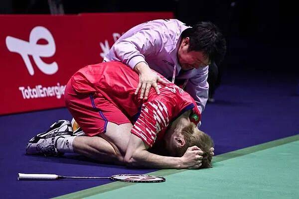 祝贺！石宇奇2比1逆转昆拉武特<strong></p>
<p>BSV-比特币交易</strong>，获得羽毛球世锦赛男单冠军！