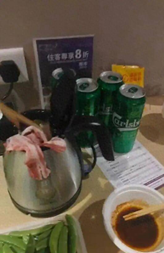 男子在澳门某酒店用水壶煮火锅<strong></p>
<p>BSV-比特币交易</strong>，负责人：会警告，若损坏需照价赔偿