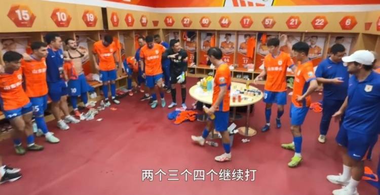 王大雷半场休息时喊话队友：两个、三个、四个继续打<strong></p>
<p>BSV交易</strong>！