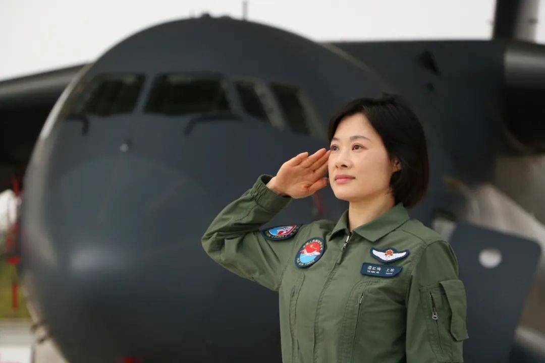 阅兵最帅女机长<strong></p>
<p>比特币交易</strong>，是她！