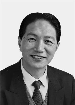 辽宁省人大常委会原副主任毕锡桢逝世<strong></p>
<p>区块链挖矿交易</strong>，曾任大连市委书记