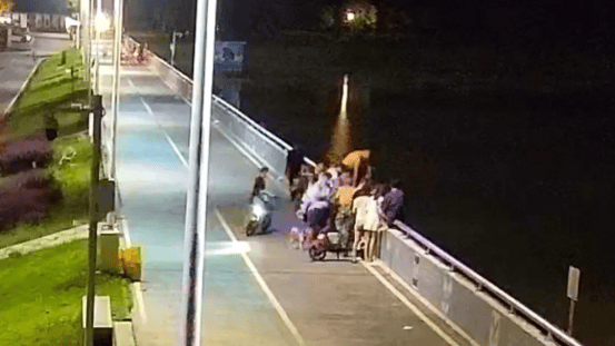 东莞一女子凌晨沉入漆黑水库<strong></p>
<p>OKEx交易所</strong>，民警第二跳让人揪心……