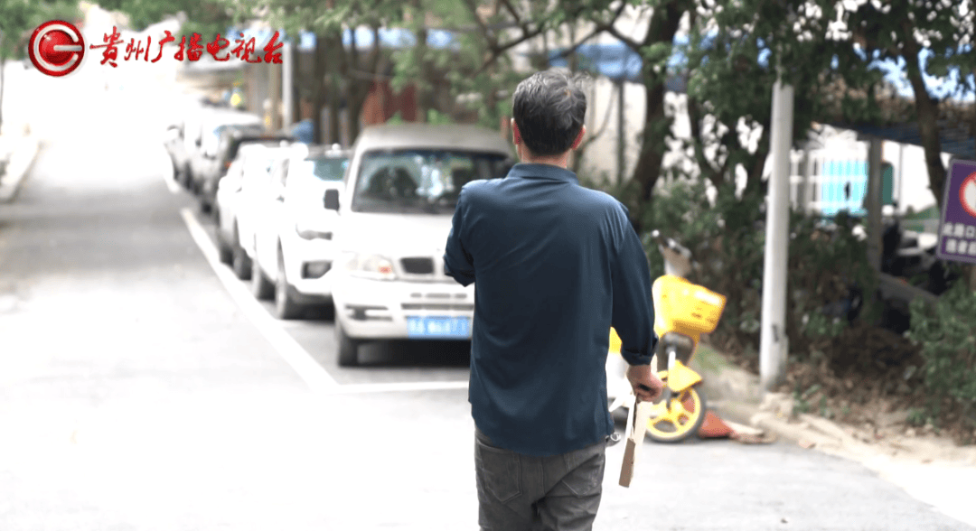 心酸！12岁男孩“独居”贵阳一安置房内<strong></p>
<p>BITOP交易所</strong>，父亲回应：迫于无奈，因为……