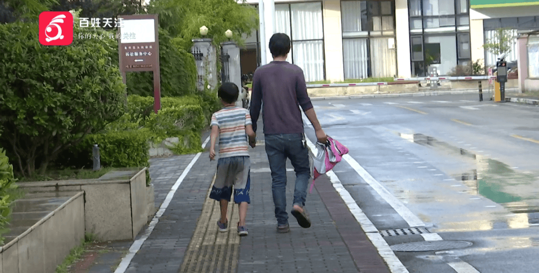 心酸！12岁男孩“独居”贵阳一安置房内<strong></p>
<p>BITOP交易所</strong>，父亲回应：迫于无奈，因为……