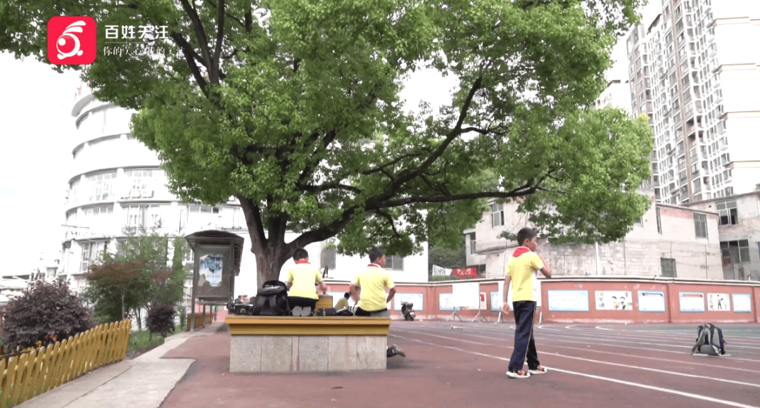 心酸！12岁男孩“独居”贵阳一安置房内<strong></p>
<p>BITOP交易所</strong>，父亲回应：迫于无奈，因为……