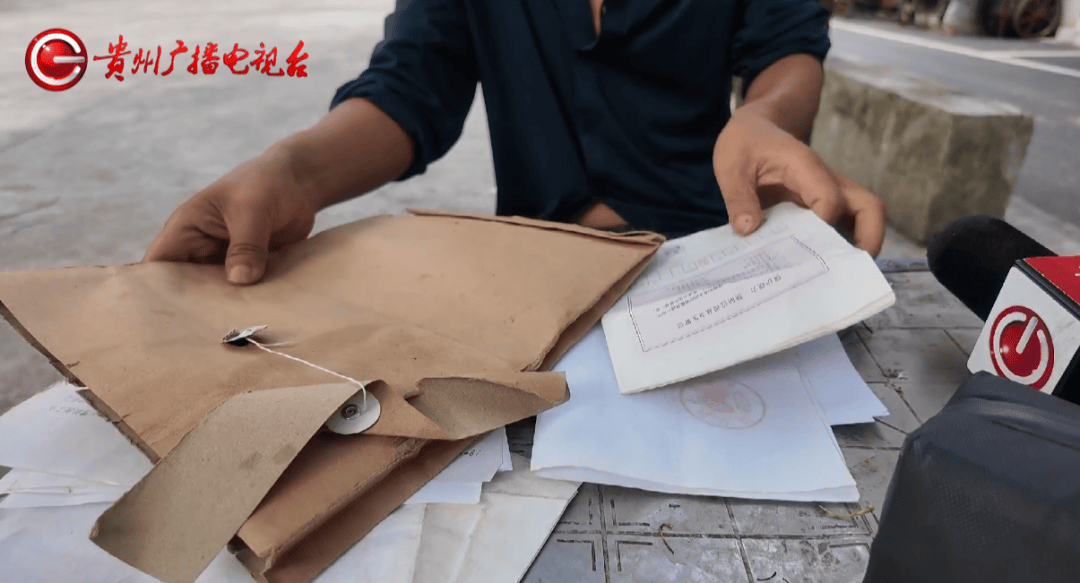 心酸！12岁男孩“独居”贵阳一安置房内<strong></p>
<p>BITOP交易所</strong>，父亲回应：迫于无奈，因为……