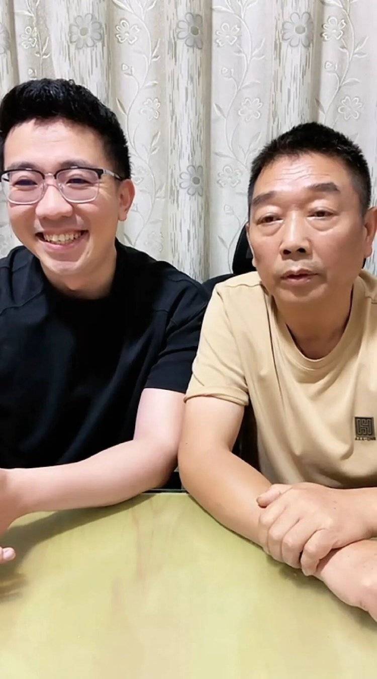 章莹颖男友国庆探望章父并协助直播<strong></p>
<p>泰达币交易所</strong>，网友劝其早点结婚，本人回应
