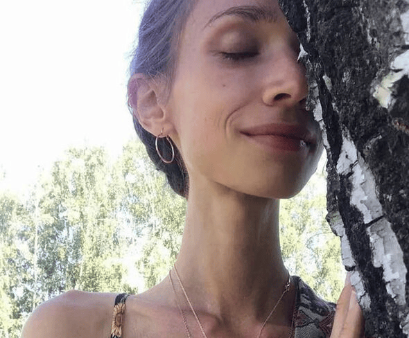 坚持只吃水果8年<strong></p>
<p>XRP交易所</strong>,27岁波兰女子巴厘岛酒店去世:体重仅22公斤,指甲变黄牙齿腐烂