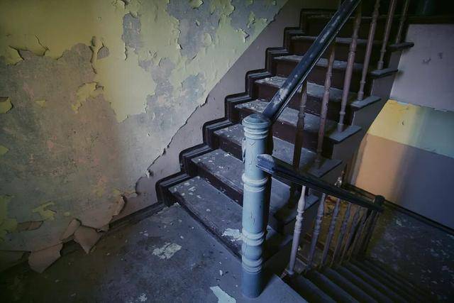 没人住的房子<strong></p>
<p>XRP交易所</strong>,为什么会“老”得特别快?