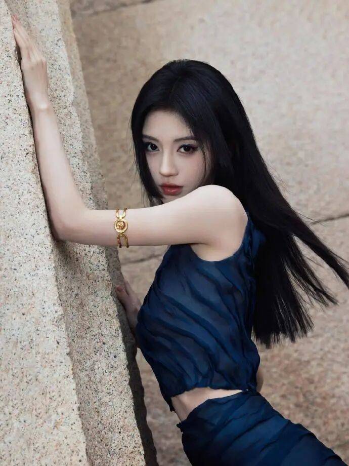 时装周上的女明星<strong></p>
<p>XRP交易所</strong>,秋冬氛围感一键封顶!