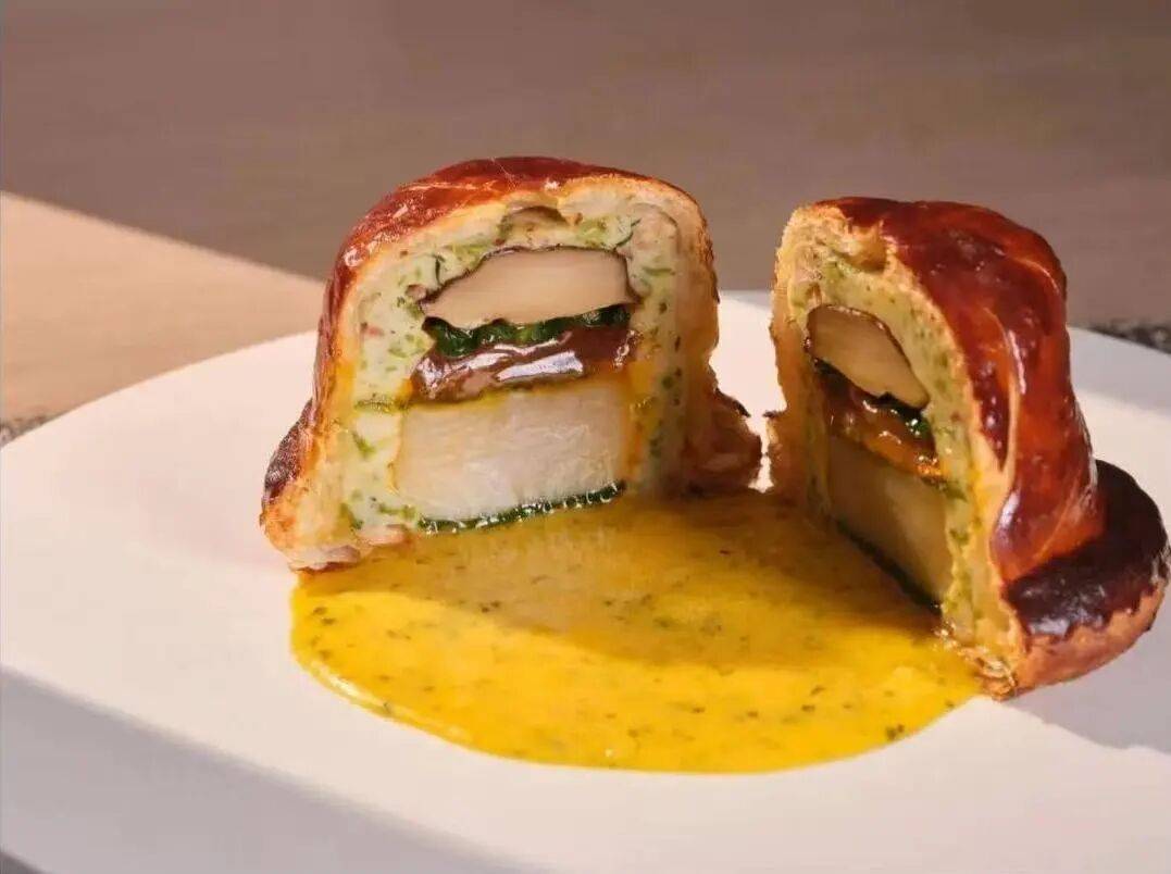 精致餐饮<strong></p>
<p>XRP交易所</strong>,以饭封神 | 商业头条No.94