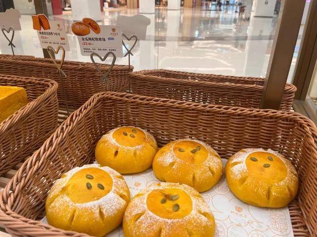 一小时售罄<strong></p>
<p>XRP交易所</strong>！年轻人涌入医院抢面包