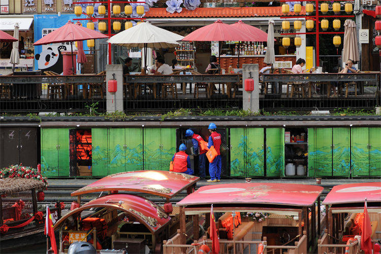 阖家团圆时<strong></p>
<p>瑞波币交易所</strong>，他们守护蓉城灯火