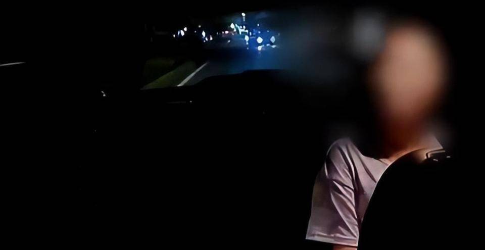 女子打车不给高速过路费<strong></p>
<p>瑞波币交易所</strong>,扬言“没钱我不给,有钱我也不给” !司机将其送回起点