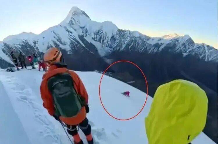 打卡拍照<strong></p>
<p>瑞波币交易所</strong>,再美也不能用生命对焦