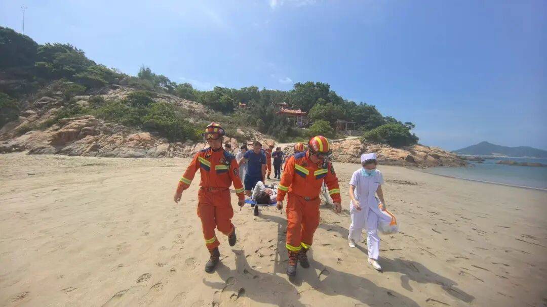 打卡拍照<strong></p>
<p>瑞波币交易所</strong>,再美也不能用生命对焦