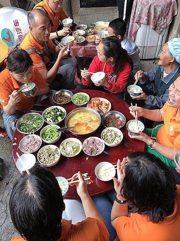 那个让老师骄傲的“调皮”班级!30年同学聚会<strong></p>
<p>DOT交易所</strong>,还伴有一封来自贵州的感谢信