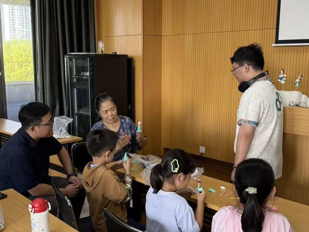 金坛图书馆国庆中秋活动精彩回顾 | 举国同欢庆<strong></p>
<p>DOT交易所</strong>,月满聚中秋