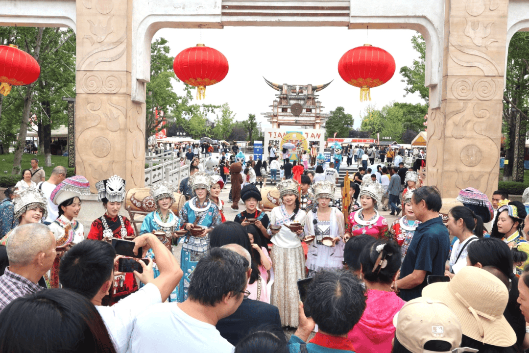 同比增长27%<strong></p>
<p>币安币交易所</strong>!双节假期天河潭景区接待游客超21万人次