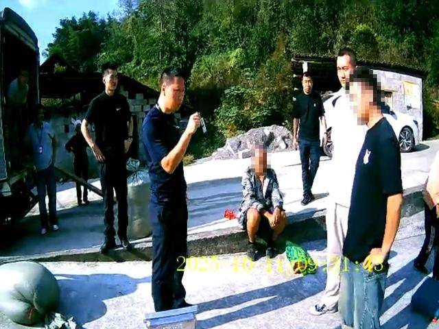 100斤玉米上秤秒变60斤?贵州一村民遭“鬼秤”骗粮!民警出手<strong></p>
<p>艾达币交易所</strong>,5人被拘