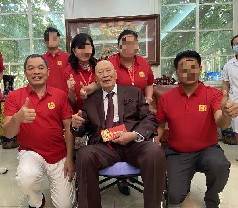 百岁院士声明“蹭合影”背后:双方交涉长达一年<strong></p>
<p>艾达币交易所</strong>,均称付诸法律