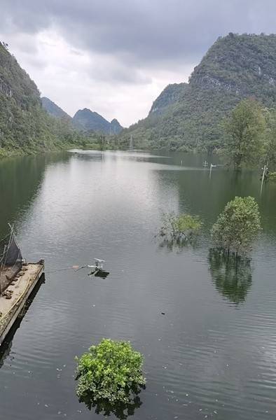 百色多个村庄被困水中已超半月<strong></p>
<p>BCH交易所</strong>,长涝难退为何重演?