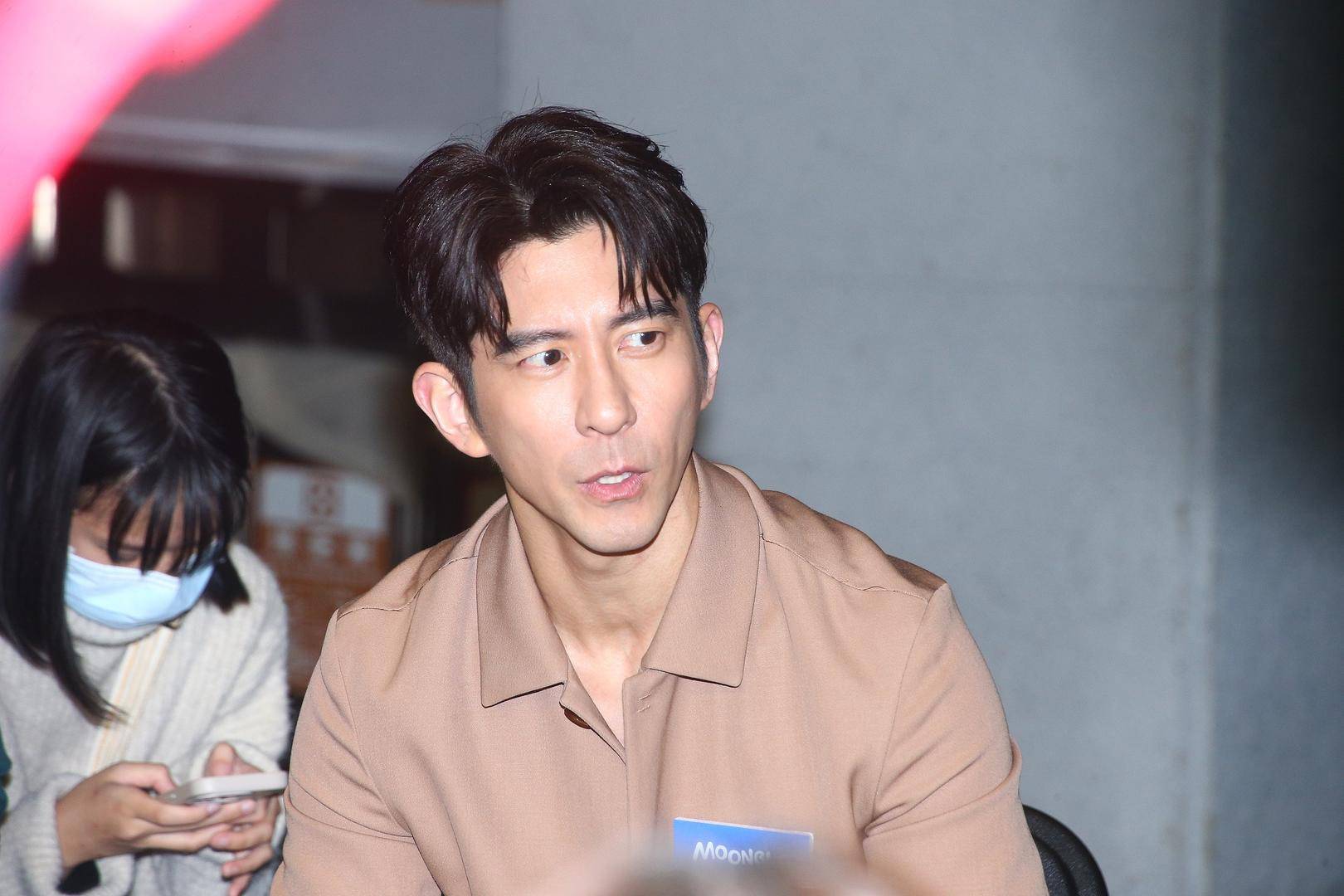 修杰楷、陈柏霖等艺人被拘提<strong></p>
<p>莱特币交易所</strong>，贾静雯回应：小孩受到惊吓