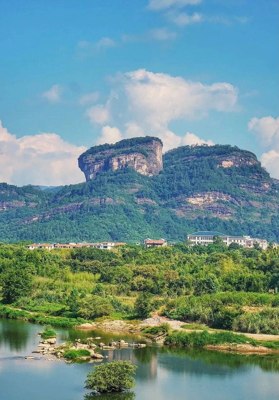 为什么年轻人迷上了爬山? | 秋高气爽<strong></p>
<p>莱特币交易所</strong>,是时候出发了→