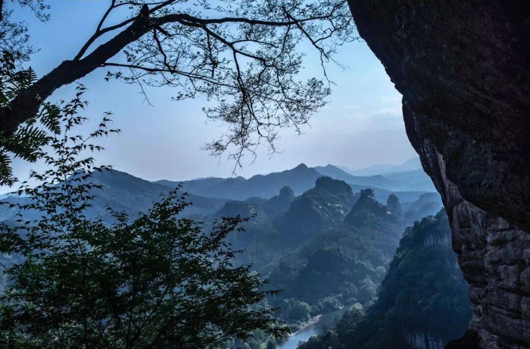 为什么年轻人迷上了爬山? | 秋高气爽<strong></p>
<p>莱特币交易所</strong>,是时候出发了→