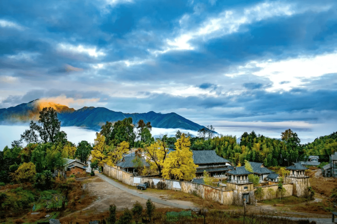 为什么年轻人迷上了爬山? | 秋高气爽<strong></p>
<p>莱特币交易所</strong>,是时候出发了→