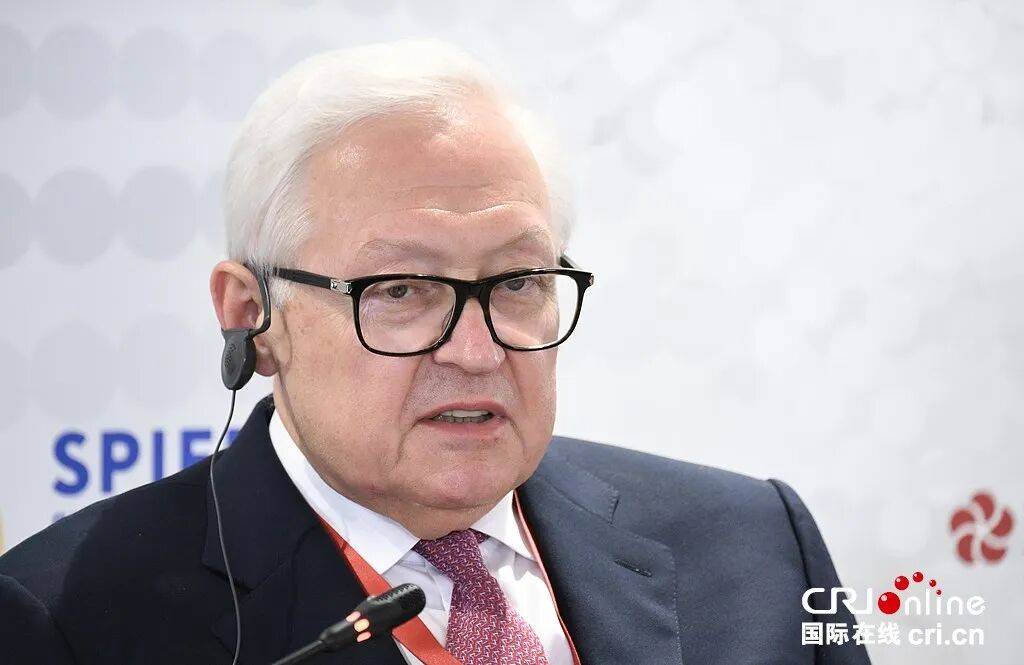 欧盟批准对俄实施第19轮制裁，将“影子舰队”中117艘船只列入制裁名单