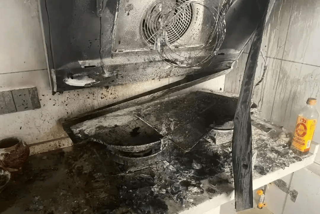 请告诉家里的老人<strong></p>
<p>绿洲币</strong>,这些“方便”咱不能图!