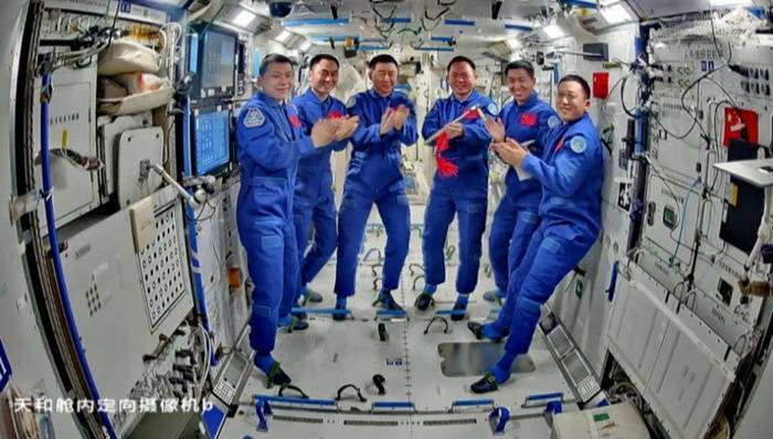 疑似遭空间微小碎片撞击<strong></p>
<p>37币</strong>,神舟二十号返回任务将推迟进行