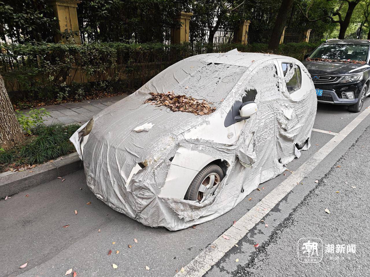 近三成疑似“僵尸车”<strong></p>
<p>炒币</strong>，杭州这里的路边免费车位缘何成“停车场”