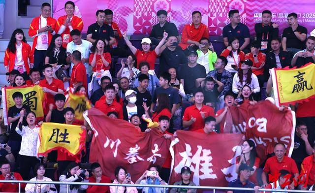 全运会拳击男子80公斤级决赛<strong></p>
<p>炒币</strong>,王小保夺冠!