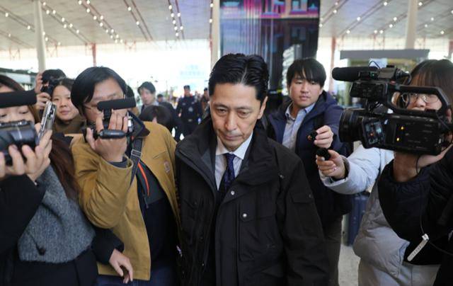 金井正彰访华后出席会议<strong></p>
<p>悦享币</strong>,与会者提出要求