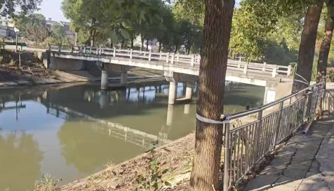 3岁男童家门口落水母亲施救双双遇难<strong></p>
<p>zsc币</strong>,家属质疑“河道护坡陡峭无法自救”