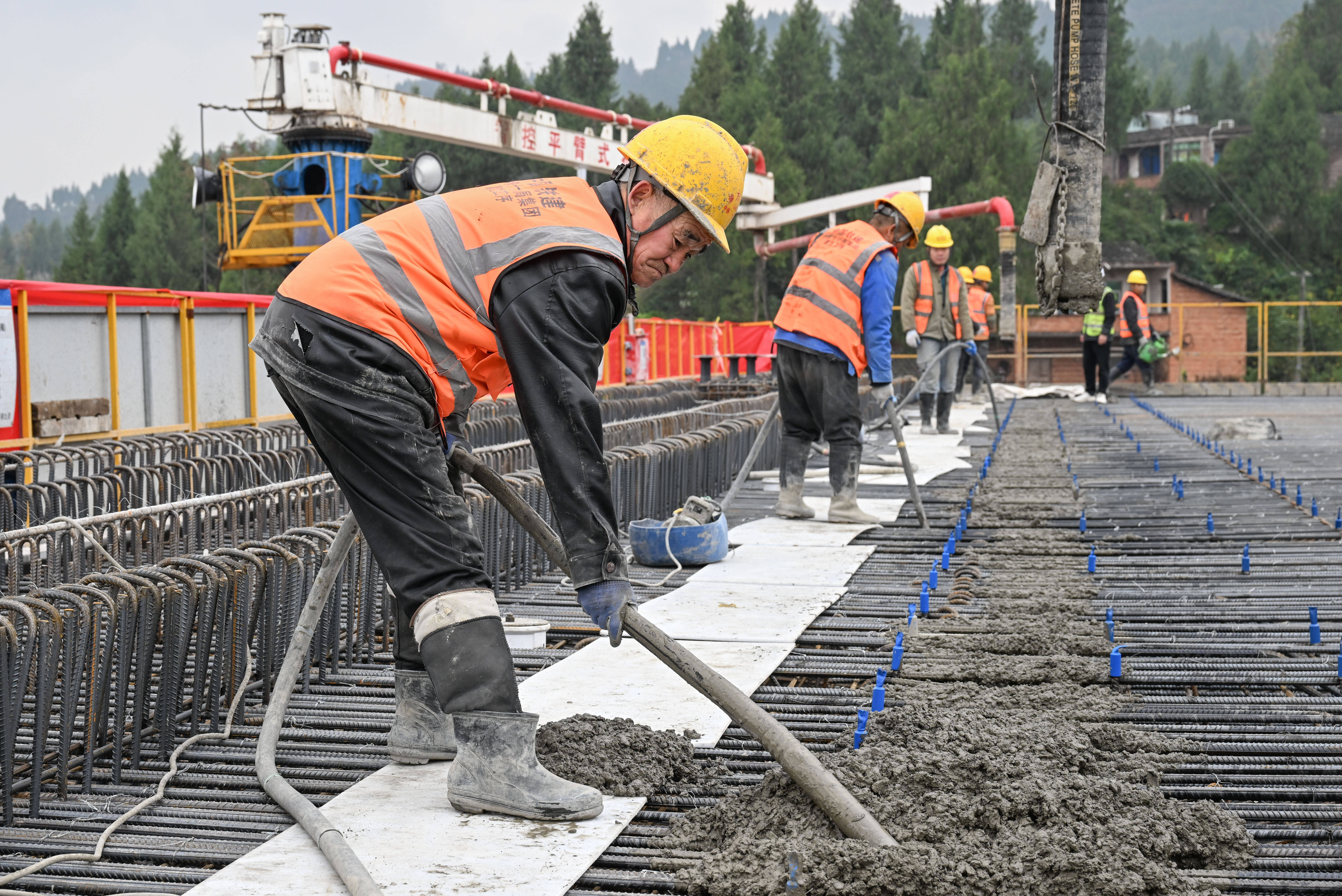 渝万高铁万州段完成全部301榀箱梁预制任务