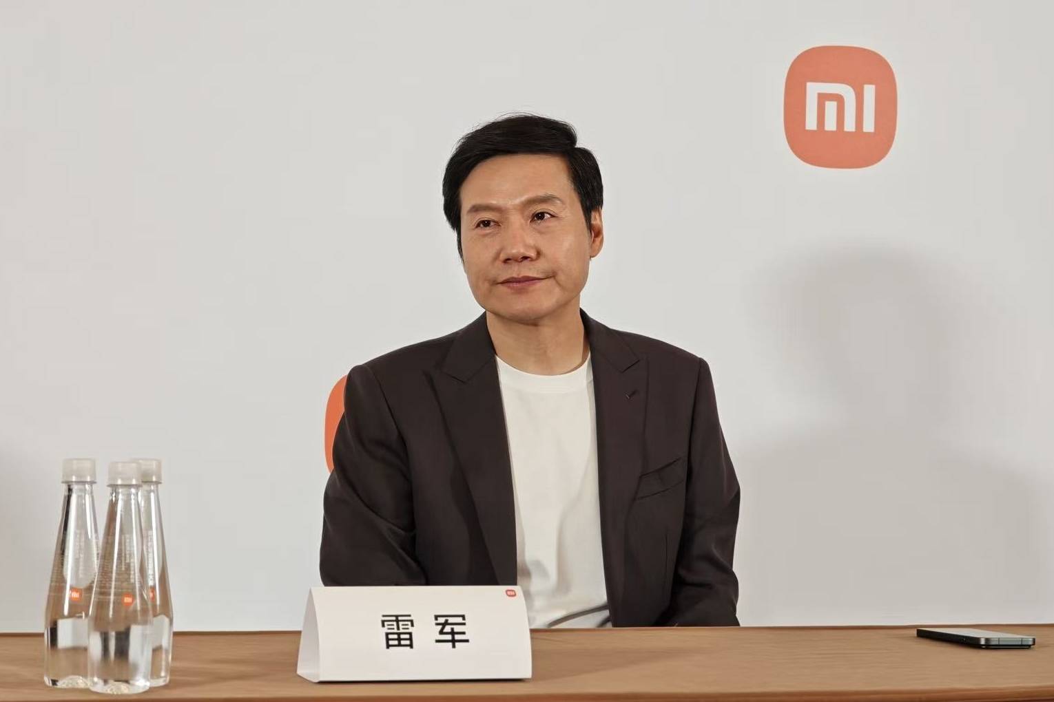 雷军宣布1亿港元增持后<strong></p>
<p>阳光币</strong>，小米港股美股迎来上涨