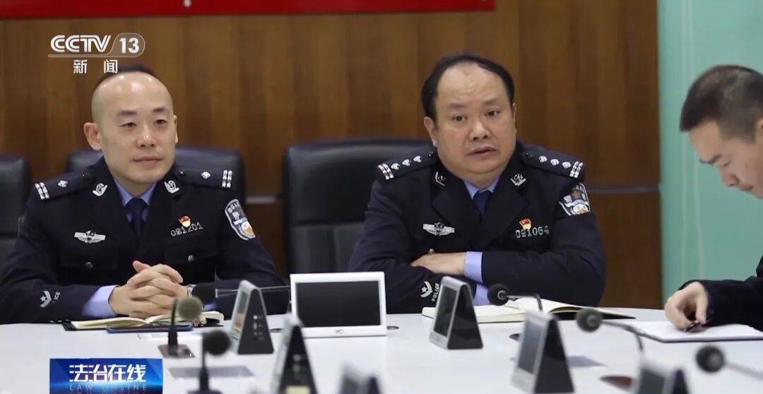 广州南站<strong></p>
<p>鸿币</strong>，一男子频繁“上厕所”，被警方盯上