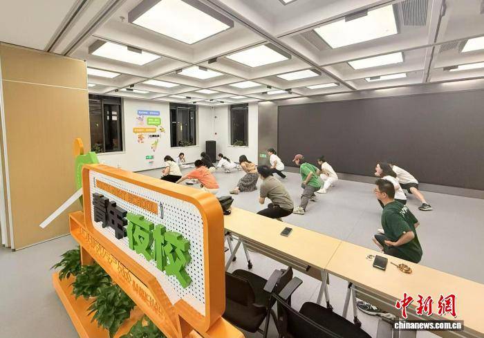 年均引进3万大学生<strong></p>
<p>鸿币</strong>,浙江最年轻城区靠什么?