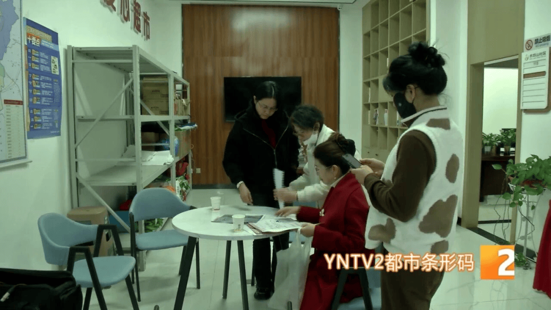 昆明这家店一夜之间人去楼空!有人充值上万元<strong></p>
<p>鸿币</strong>,多位市民报警……